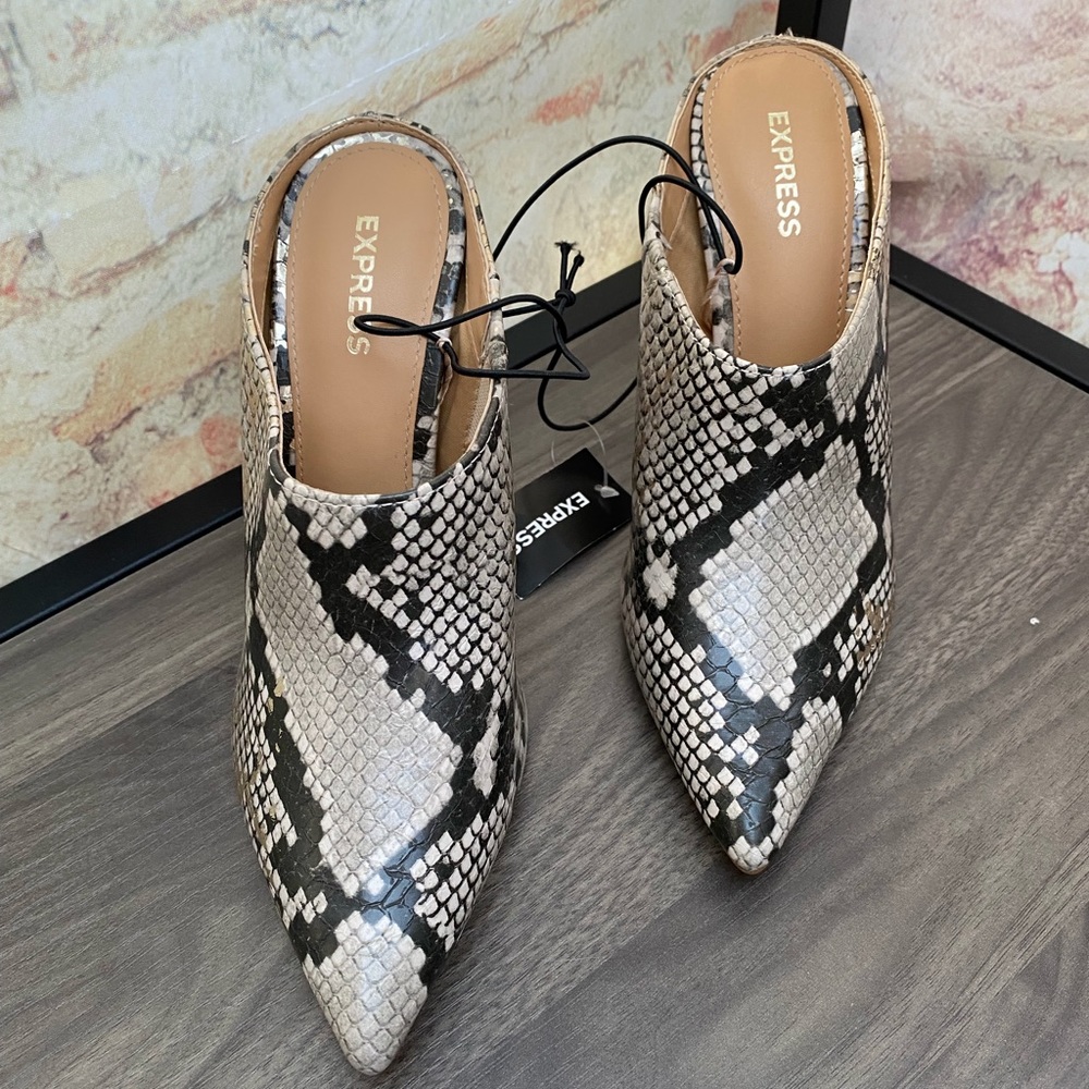 New Women’s Snakeskin Print Pointed Toe Mules - Picture 2 of 10